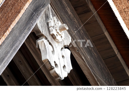Izumo Taisha Shrine, Sub-shrine, gable decoration Izumo Taisha Shrine, Sub-shrine, gable decoration 128223845