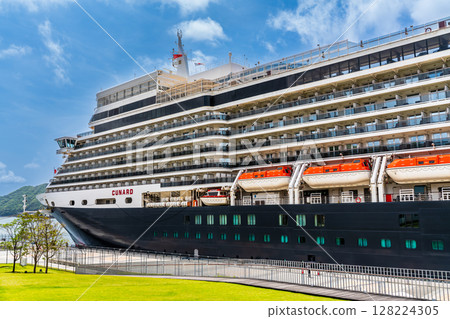 長崎港遊船抵達處（伊莉莎白女王號）松枝碼頭 [長崎市] 128224305