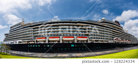 Nagasaki Port Cruise Ship Arrival (Queen Elizabeth) Matsugae Pier Panorama [Nagasaki City] 128224334