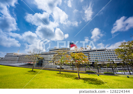 長崎港遊船抵達處（伊莉莎白女王號）松枝碼頭 [長崎市] 128224344