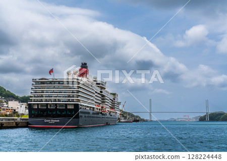 Nagasaki Port Cruise Ship Arrival (Queen Elizabeth) Waterfront Forest Park [Nagasaki City] 128224448