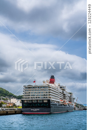 Nagasaki Port Cruise Ship Arrival (Queen Elizabeth) Waterfront Forest Park [Nagasaki City] 128224449