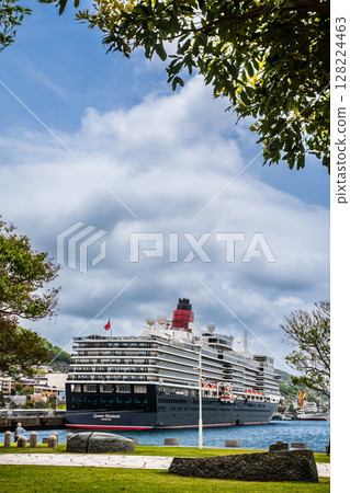 Nagasaki Port Cruise Ship Arrival (Queen Elizabeth) Waterfront Forest Park [Nagasaki City] 128224463