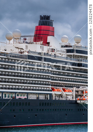 Nagasaki Port Cruise Ship Arrival (Queen Elizabeth) Waterfront Forest Park [Nagasaki City] 128224478