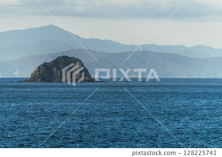 [Tokyo Kyushu Ferry bound for Mayu Shinmoji sails off the coast of Kochi Prefecture to Sannosejima] 128225741