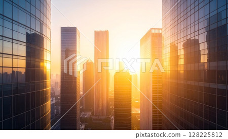太陽在建築之間升起 128225812