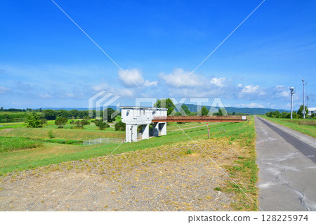 Scenery of the area around JR Hokkaido's Ikeda Station and the Tobetsu River Scenery of the area around JR Hokkaido's Ikeda Station and the Tobetsu River 128225974