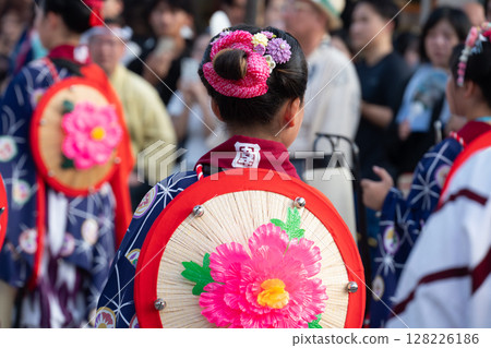 成田山新勝寺祇園祭華麗服飾的背影 成田山新勝寺祇園祭華麗服飾的背影 128226186