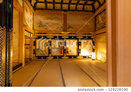 The luxurious Japanese-style room and sliding door paintings of Nagoya Castle's Honmaru Palace The luxurious Japanese-style room and sliding door paintings of Nagoya Castle's Honmaru Palace 128226590