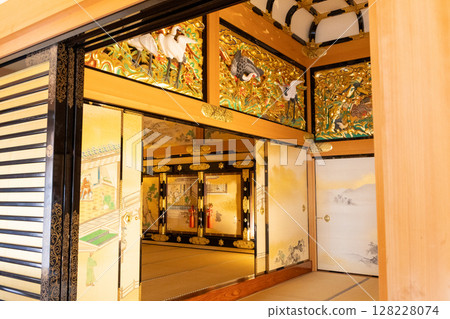 The gorgeous Japanese-style rooms and gold leaf sliding doors of Nagoya Castle's Honmaru Palace 128228074
