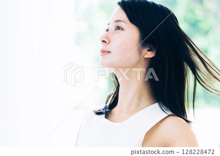 Beauty image of young women 128228472