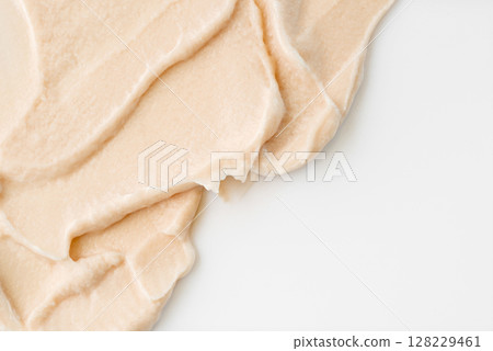 A smear of cosmetic cream 128229461