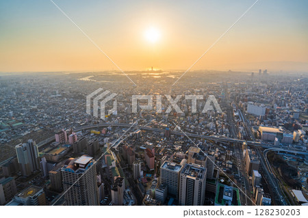 大阪城市景觀：大阪市中心的夜景 128230203