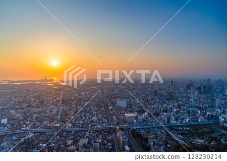 大阪城市景觀：大阪市中心的夜景 128230214