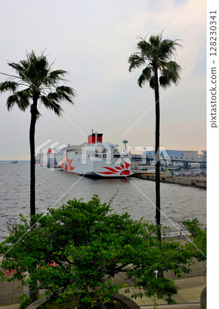 Two Sunflowers at Cosmo Ferry Terminal, Osaka Nanko Two Sunflowers at Cosmo Ferry Terminal, Osaka Nanko 128230341