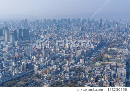 大阪城市景觀：大阪市中心的夜景 128230366