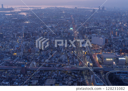 大阪府:大阪市和市中心的夜景 大阪府:大阪市和市中心的夜景 128231082