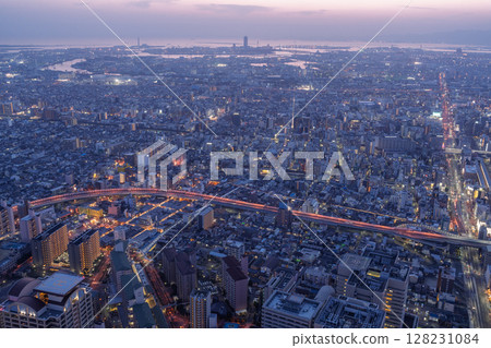 大阪府:大阪市和市中心的夜景 大阪府:大阪市和市中心的夜景 128231084