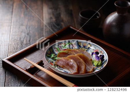 A traditional Japanese gift set of Narazuke pickles and a high-quality paulownia wood box A traditional Japanese gift set of Narazuke pickles and a high-quality paulownia wood box 128232496