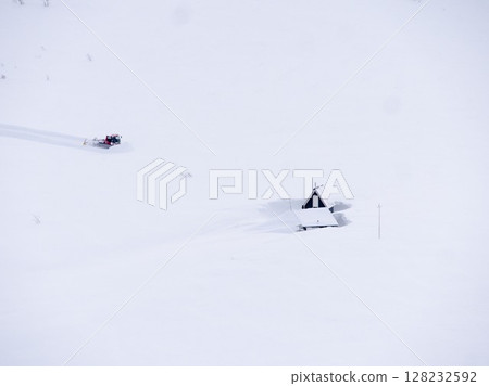 best of minimalism, view above mountains Norway, Troms aria in winter best of minimalism, view above mountains Norway, Troms aria in winter 128232592