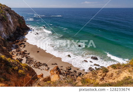 Ocean coastline in a Los Angeles with sandy beach Ocean coastline in a Los Angeles with sandy beach 128233674
