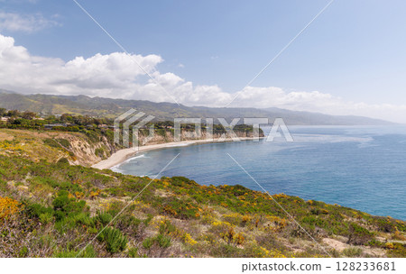 Ocean coastline in a Los Angeles with sandy beach 128233681