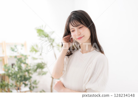 Women's hair care 128234148