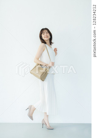 中年婦女肖像 中年婦女肖像 128234212