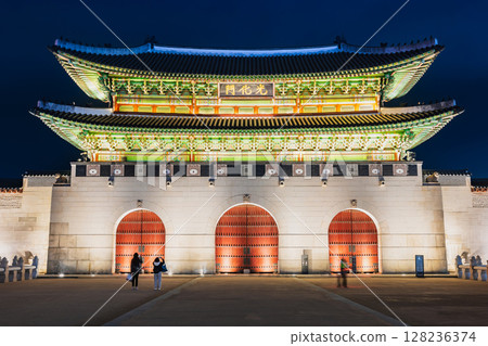 首爾光化門的夜晚 首爾光化門的夜晚 128236374