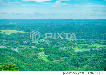 從君津市鹿山九十九谷展望公園眺望的景色 從君津市鹿山九十九谷展望公園眺望的景色 128238416