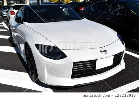 白色車(日產Fairlady Z第6代(後期型)RZ34系列) 白色車(日產Fairlady Z第6代(後期型)RZ34系列) 128238916