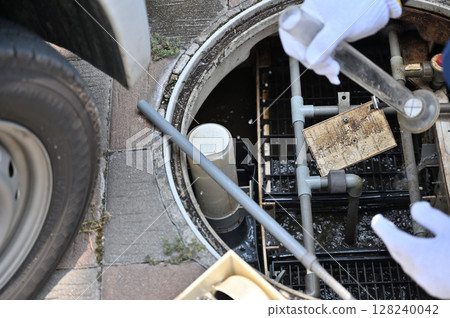 Septic tank maintenance, inspection, cleaning, and maintenance 128240042