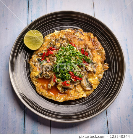 Crispy Oyster Omelette With Spicy Sauce 128240244