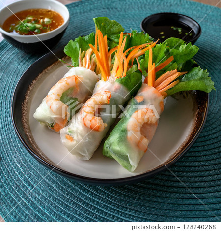 Refreshing Popiah Fresh Spring Rolls Delight 128240268