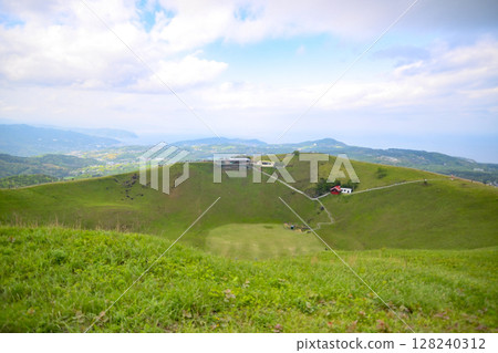 Omuroyama crater 128240312