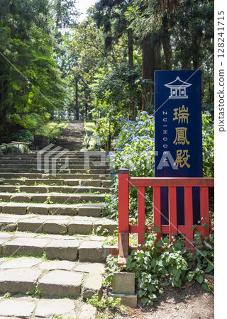 [Vertical photo] Zuihoden in Sendai, Miyagi Prefecture 128241715