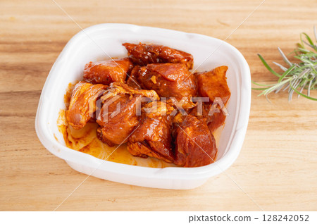 Seasoned pork cubes 128242052