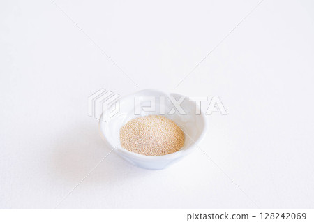 Dry yeast Dry yeast 128242069