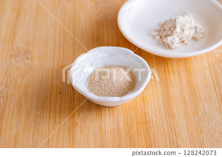 Dry yeast Dry yeast 128242073