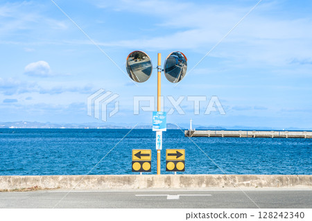Teshima, Kagawa Prefecture - A convex mirror on a road overlooking the sea - A summer image Teshima, Kagawa Prefecture - A convex mirror on a road overlooking the sea - A summer image 128242340