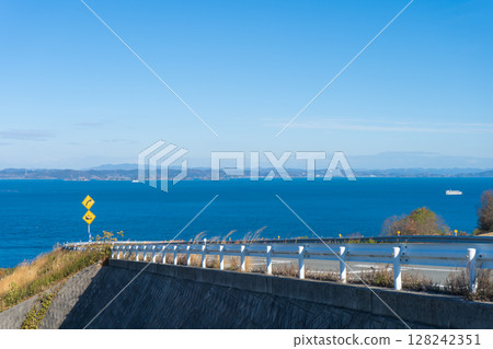 Kagawa Prefecture, Shozu District, Teshima, A hillside view with a view of the sea Kagawa Prefecture, Shozu District, Teshima, A hillside view with a view of the sea 128242351