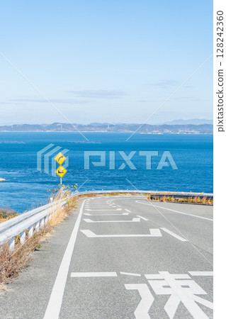 香川縣小豆郡豐島，山坡上可欣賞海景 128242360