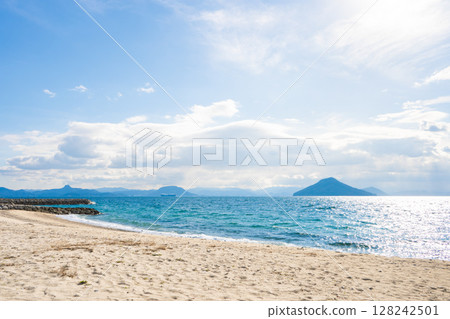 Beach scenery of Teshima, Shozu District, Kagawa Prefecture Beach scenery of Teshima, Shozu District, Kagawa Prefecture 128242501