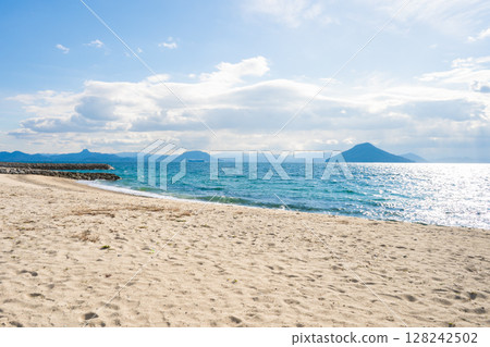 Beach scenery of Teshima, Shozu District, Kagawa Prefecture Beach scenery of Teshima, Shozu District, Kagawa Prefecture 128242502