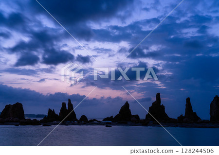 <和歌山縣>橋行岩的黎明 128244506