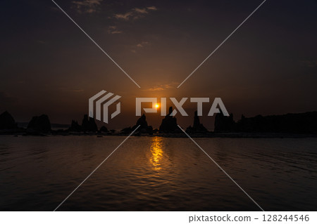 <和歌山縣>橋行岩的黎明 128244546