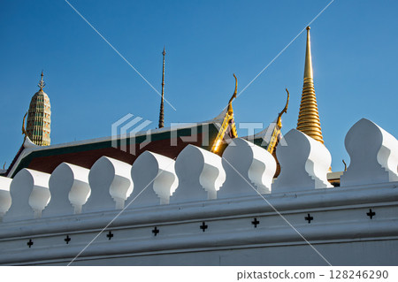 白色的寺廟和藍天 白色的寺廟和藍天 128246290