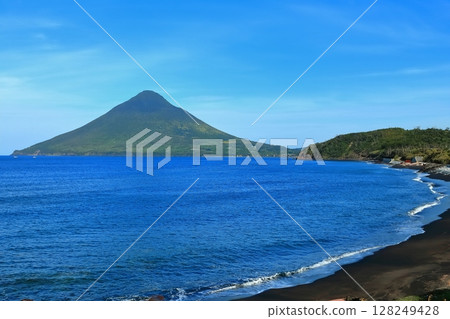 [Kagoshima Prefecture] Mt. Kaimondake (Satsuma Fuji) seen from Nagasakibana in Satsuma 128249428