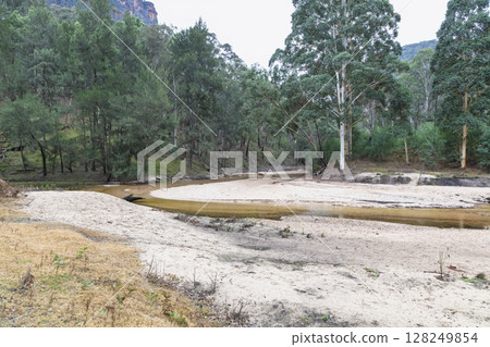 The Capertee River running at low levels in the Wollemi National Park 128249854