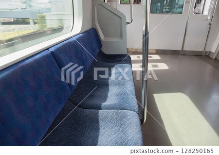 車廂門武藏野線205系快速列車北府中月月台 128250165